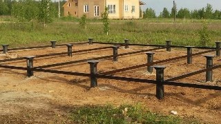 Установка и монтаж - винтовые сваи в Холмске для свайного фундамента дома. Цена от 2078 руб - видео закручивание